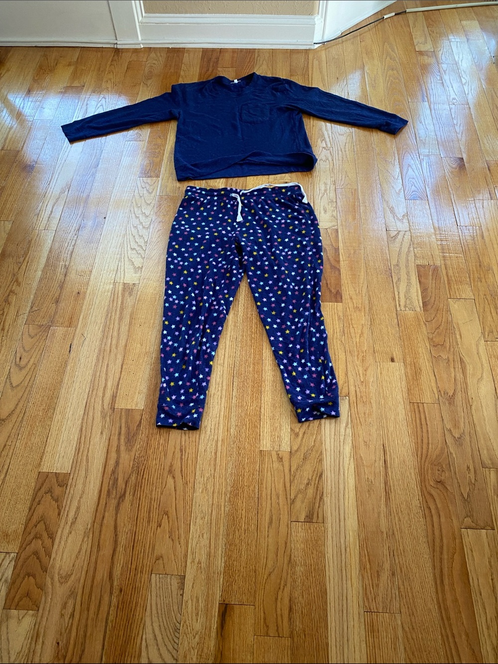 Women's Navy Star-Print Pajama Set - Cozy Long Sleeve Top & Jogger Bottoms